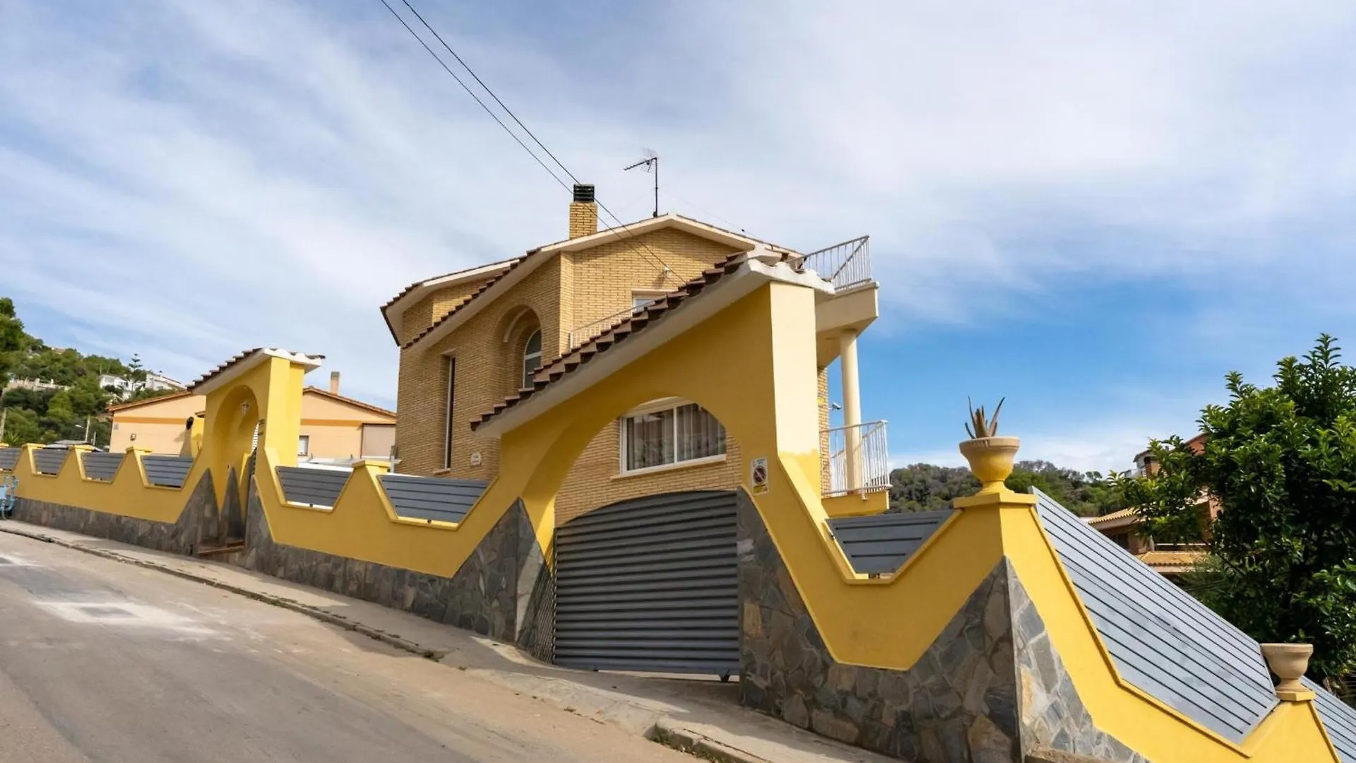 Casa Serenidad: Naturaleza, Jacuzzi & Parking En Cubelles - Es-332-10